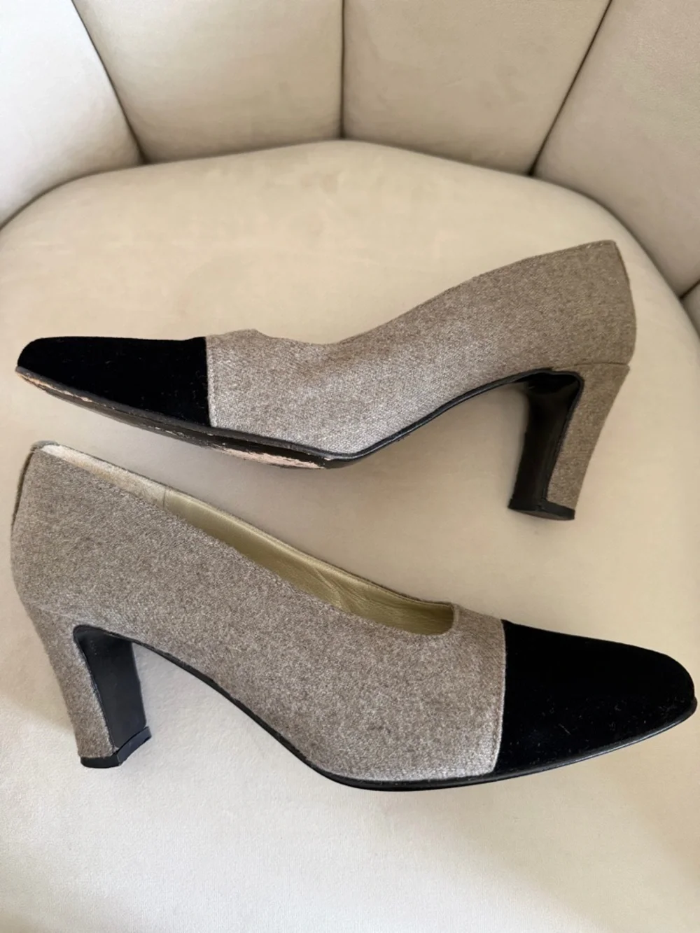 P. Verdi Vtg 90’s Bicolor Black Taupe Velvet Cap Toe Pumps Retro Heels Y2K 8.5